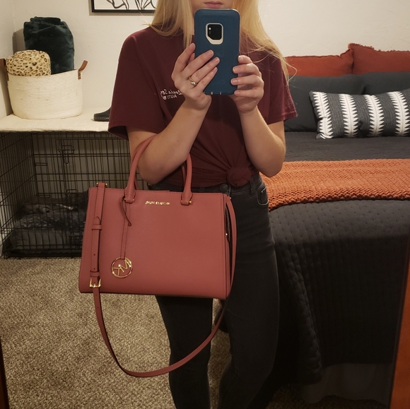 💋SOLD💋 Tulip Michael Kors Large Satchel - Picture 2 of 16